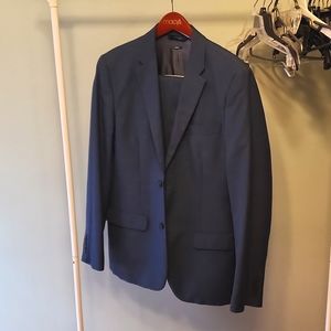 Blue Perry Ellis Travel Luxe Suit (42R) & (36x32)